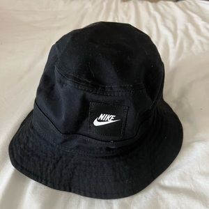 nike bucket hat